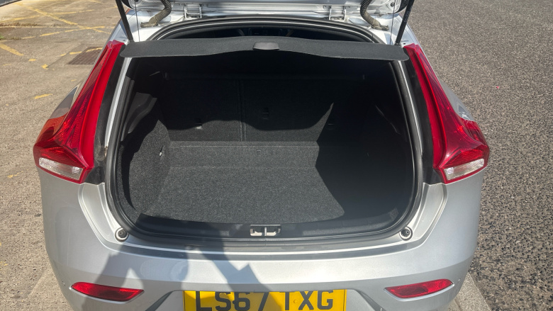 Volvo V40 T2 [122] R DESIGN Pro 5dr Geartronic Petrol Hatchback